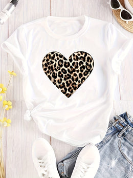 KissICON Plus Size Leopard Heart Print T-shirt - Vibrant Short Sleeve Crew Neck Casual Top for Summer & Spring - Soft, Breathable, Relaxed Fit Women's Plus Size Clothing for Everyday Wear