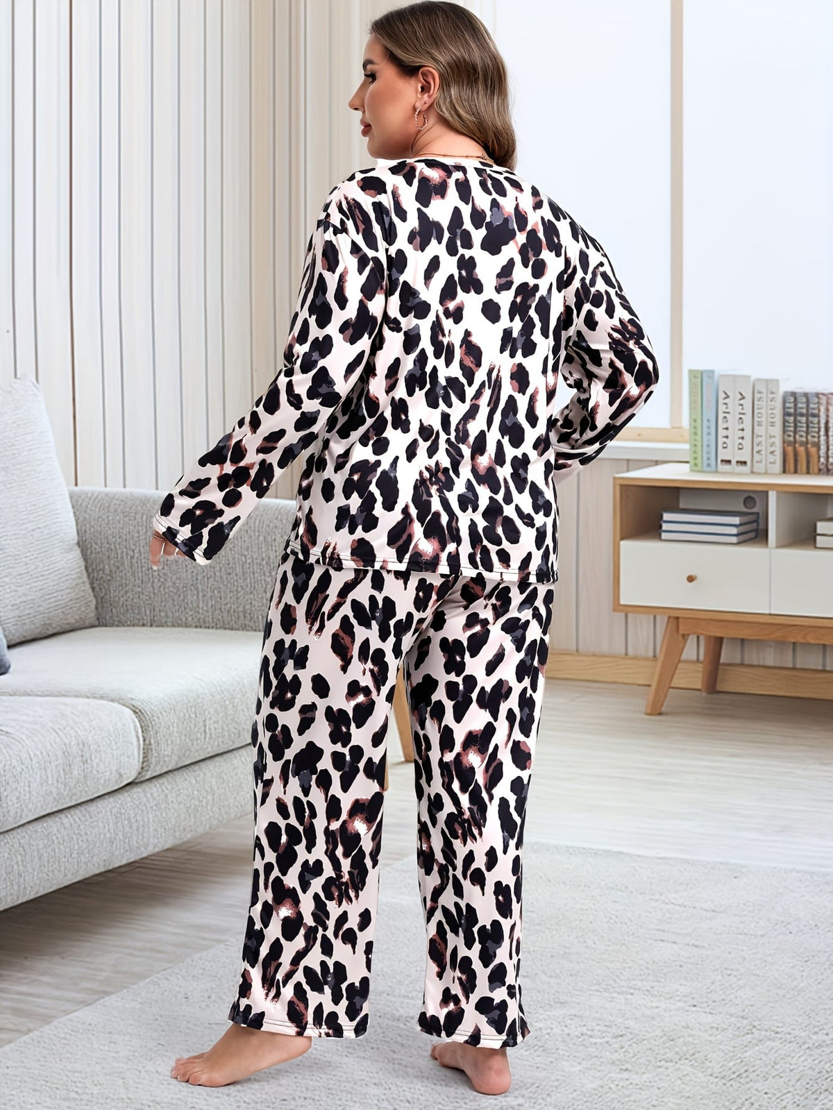 jkthpu-45 Plus Size Leopard Print Pajama Set with Long