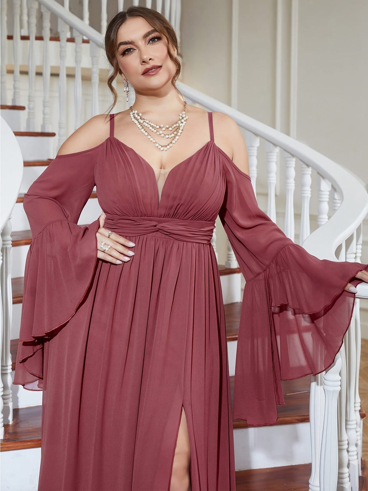 jkthpu-45 Plus-Size Off-Shoulder Dress with a Fitted Waist And Slit, Suitable for Bridesmaids.