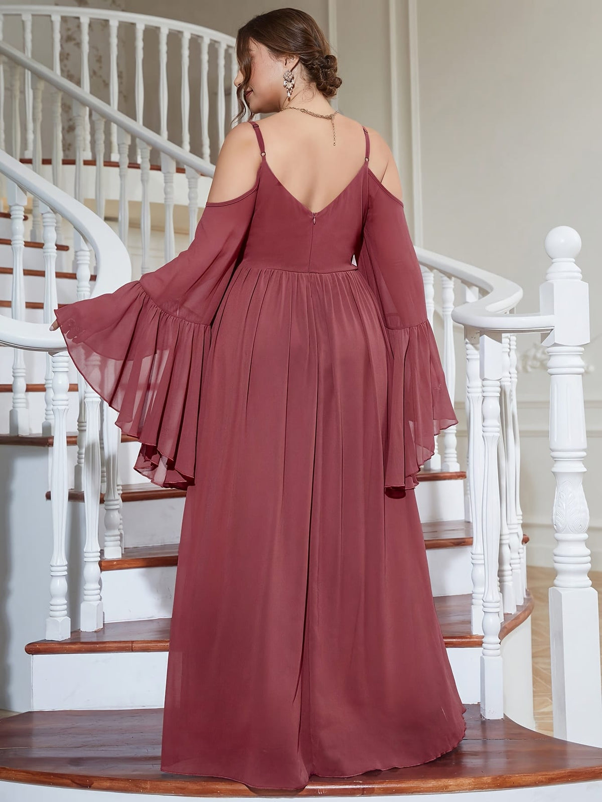jkthpu-45 Plus-Size Off-Shoulder Dress with a Fitted Waist And Slit, Suitable for Bridesmaids.