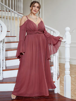 jkthpu-45 Plus-Size Off-Shoulder Dress with a Fitted Waist And Slit, Suitable for Bridesmaids.