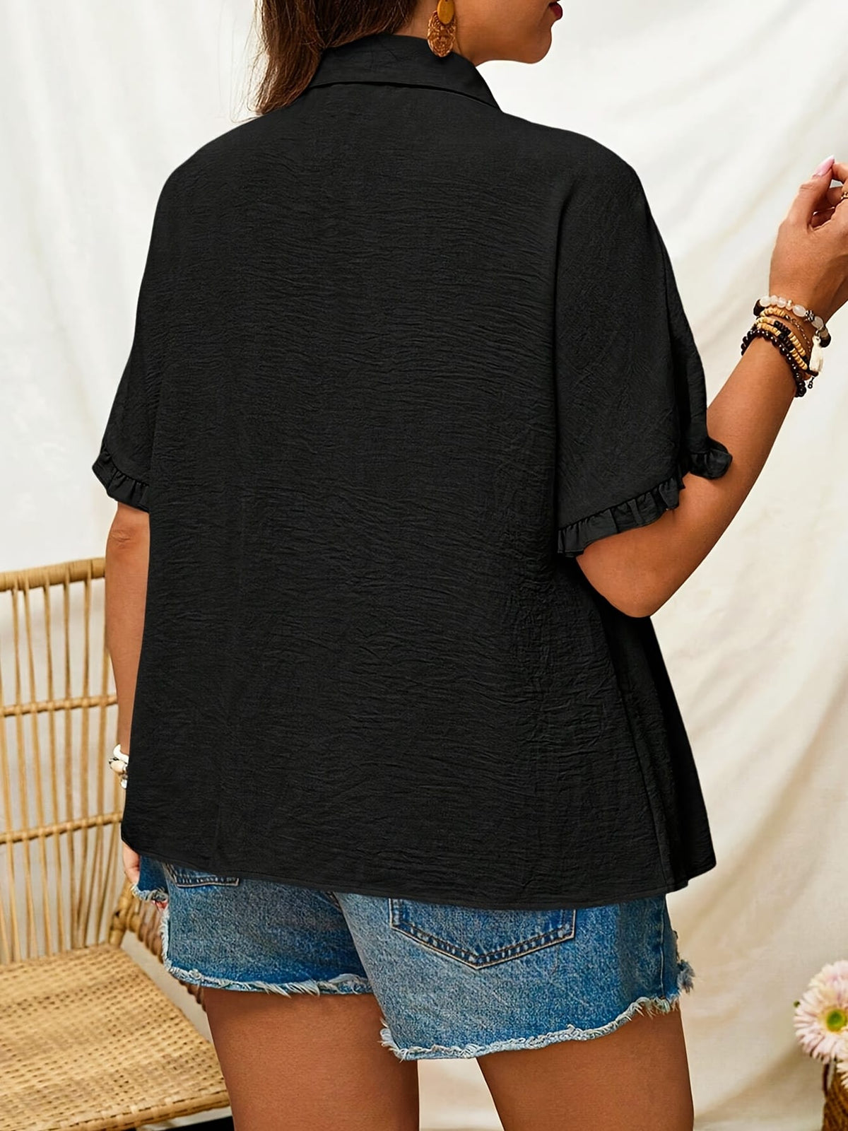 KissICON Plus Size Women'S Button-Up Shirt, Stylish Short-Sleeve Collared Top for Summer Office Wear.
