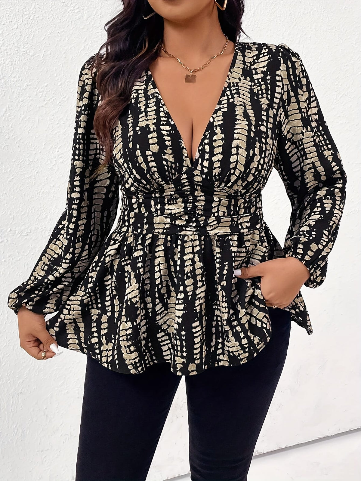 KissICON Plus Size, Women's Elegant Deep V-Neck Blouse - Non-See-Through Office & Party Top, Machine Washable Black Formal Shirt for Women, Chic Workplace or Evening Outfits, Evening Wear, Sophisticated Fashion, Nontransparent Fabric