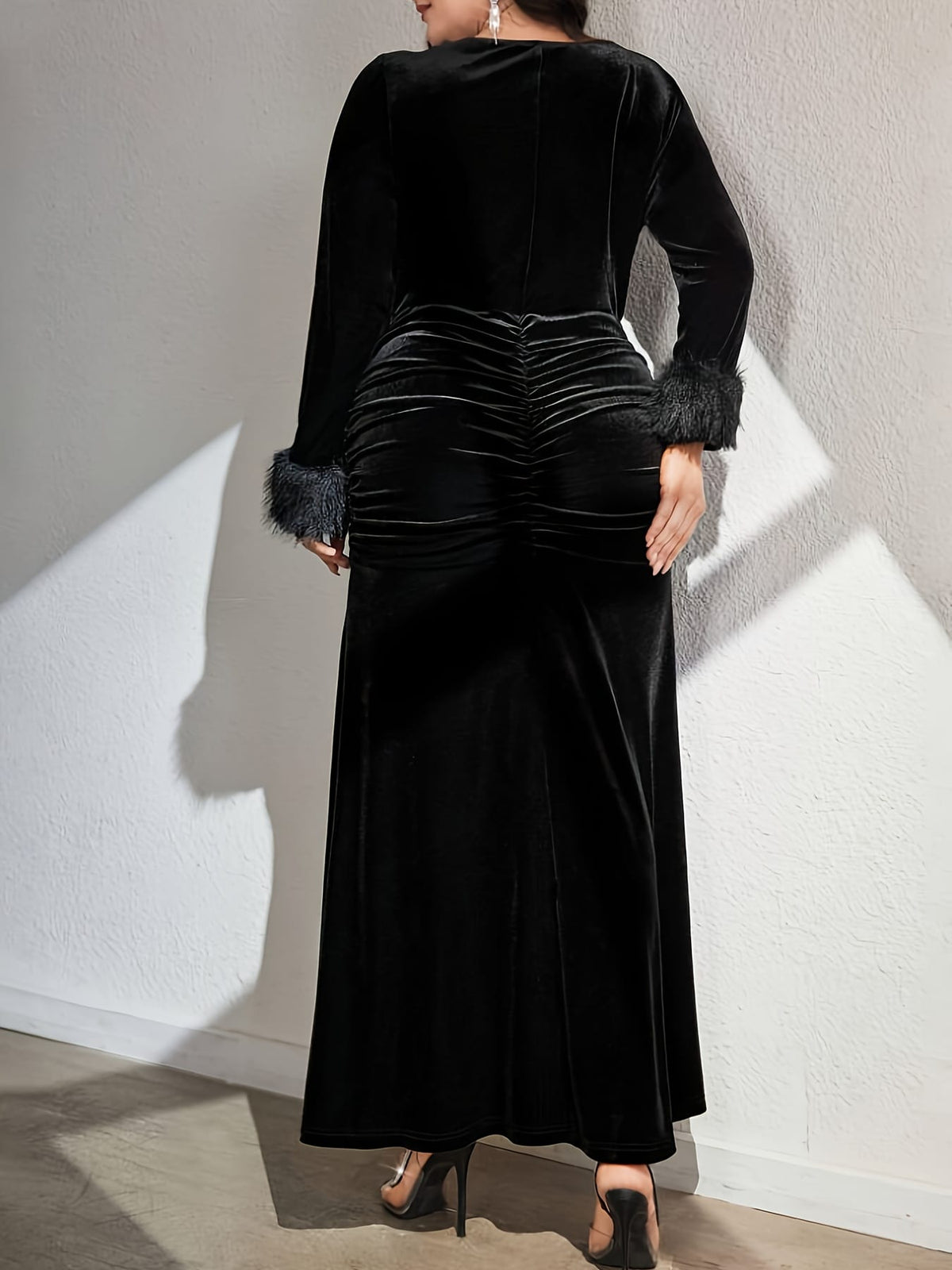 jkthpu-45 Plus Size, Women's Elegant Plus Size Winter Maxi Dress - Asymmetrical Neckline & Long Sleeve with Fluffy Hem, Fitted Silhouette, Machine Washable Solid Black Formal Party Wedding Guest Dress for Fall Winter, No Padding Required, Durable Material, Highqual