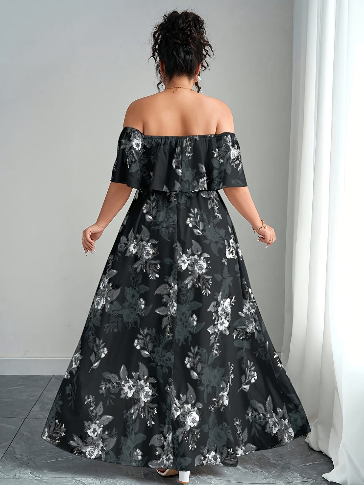 jkthpu-45 Plus Size, Women's Floral maxi dress - Elegant flowy party & Formal Event Gown, Beige and Black Floral Print, Machine Washable Non-Stretch Fabric for Wedding, Gala, Everyday Outfits - Plus Size Friendly, Spring Fashion, Fitted Silhouette, Easy Care Materi