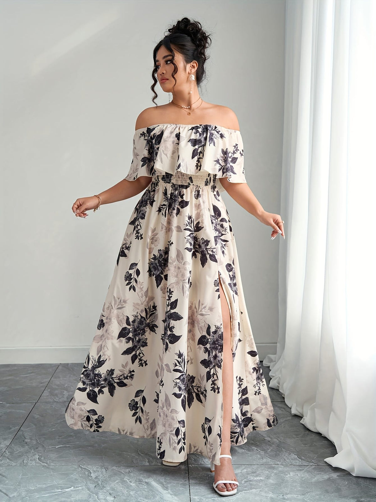 jkthpu-45 Plus Size, Women's Floral maxi dress - Elegant flowy party & Formal Event Gown, Beige and Black Floral Print, Machine Washable Non-Stretch Fabric for Wedding, Gala, Everyday Outfits - Plus Size Friendly, Spring Fashion, Fitted Silhouette, Easy Care Materi