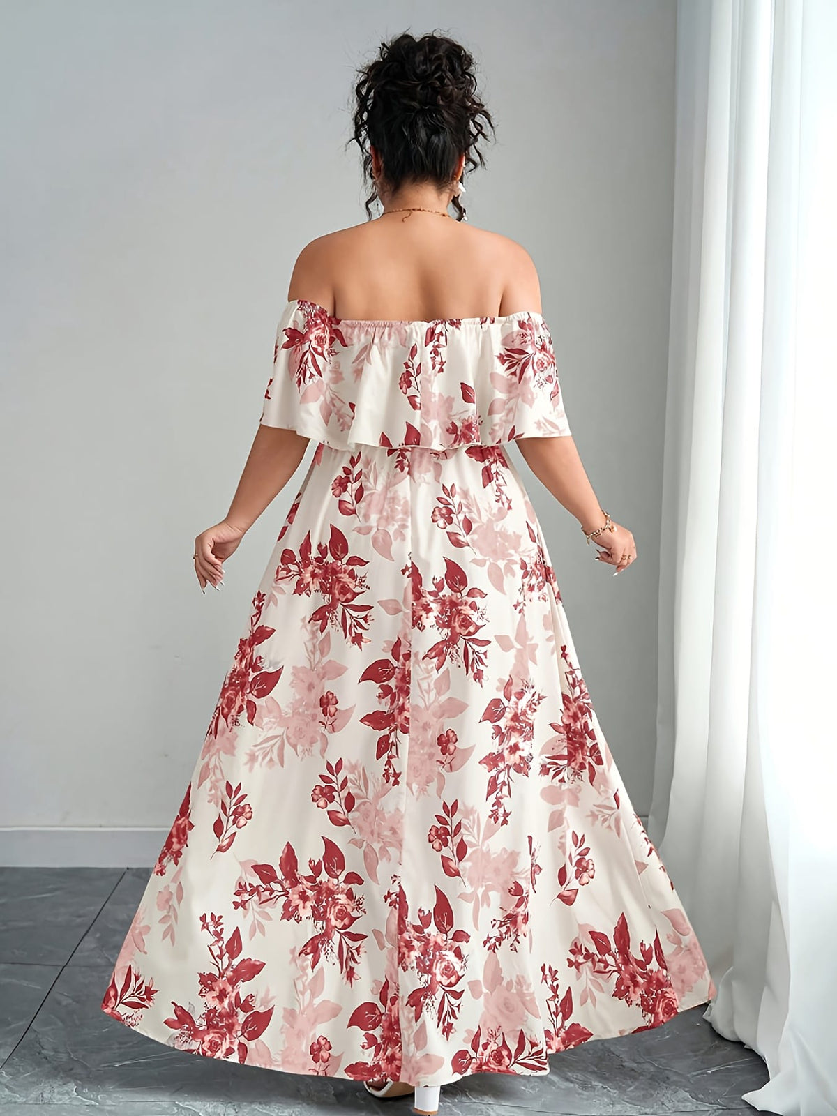 jkthpu-45 Plus Size, Women's Floral maxi dress - Elegant flowy party & Formal Event Gown, Beige and Black Floral Print, Machine Washable Non-Stretch Fabric for Wedding, Gala, Everyday Outfits - Plus Size Friendly, Spring Fashion, Fitted Silhouette, Easy Care Materi