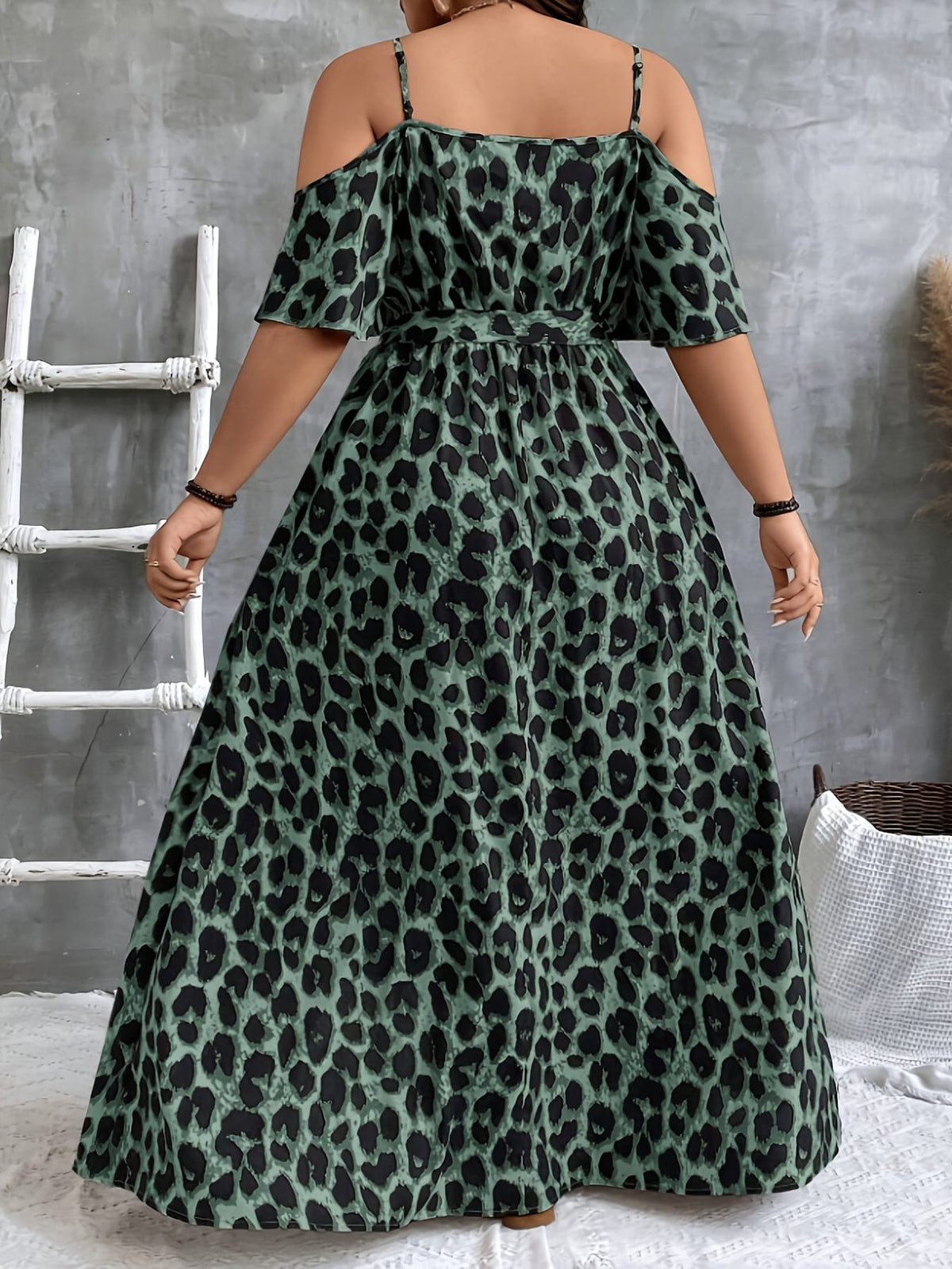 jkthpu-45 Plus Size Women's Leopard Print Elegant Fitted Midi Dress - Spaghetti Strap, Machine Washable, All-Season Versatile for Casual & Formal Wear, Formal Attire, Simple Elegance, Flowing Skirt Style