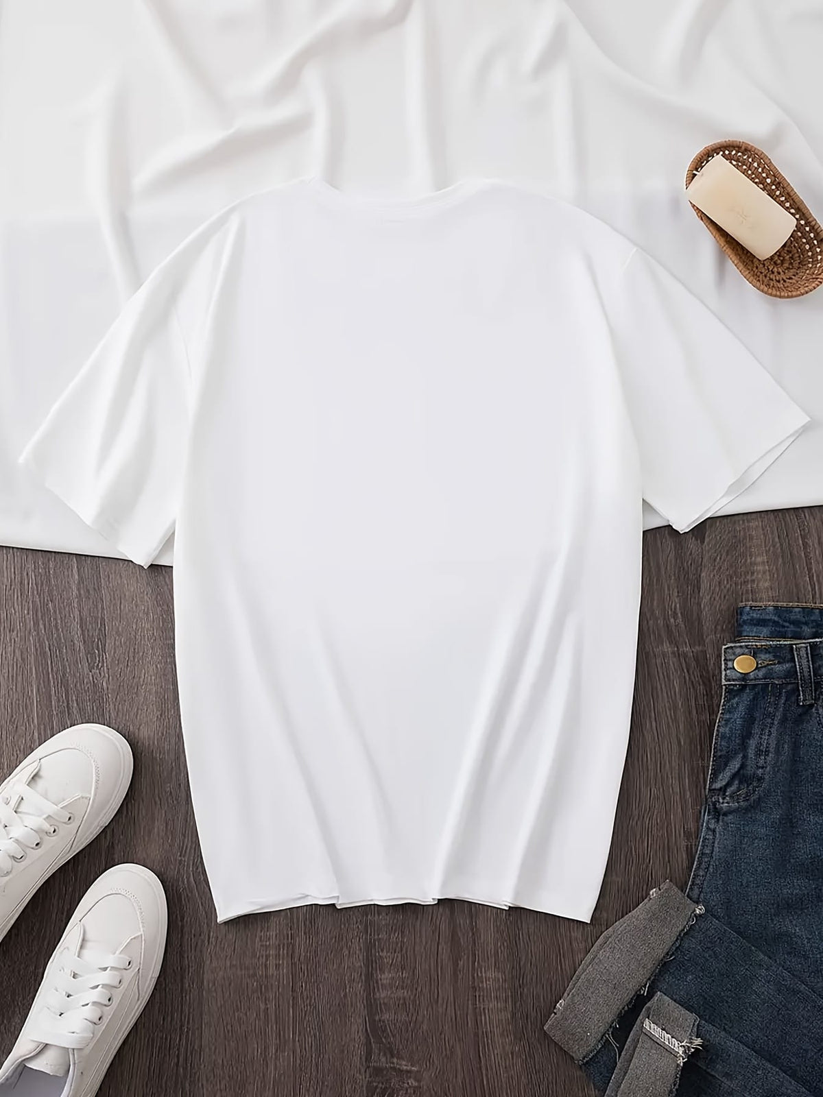 KissICON Plus Size, Women's Plus Size Casual T-Shirt - Stretchy Everyday Top with Heart Patterns (White/rose Golden/Print) - Machine Washable Round Neck Shirt for Women - Non-See-Through Fabric for Spring, Summer, Fall Outfits, Ladies