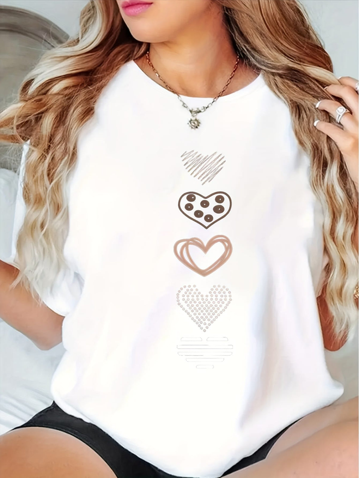 KissICON Plus Size, Women's Plus Size Casual T-Shirt - Stretchy Everyday Top with Heart Patterns (White/rose Golden/Print) - Machine Washable Round Neck Shirt for Women - Non-See-Through Fabric for Spring, Summer, Fall Outfits, Ladies