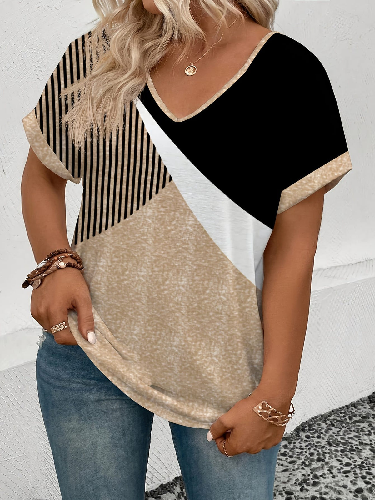 KissICON Plus Size, Women's Plus Size T-Shirt - Black/Beige/Striped Graphic Tee - Loose Fit V-Neck Top - Machine Washable Everyday Casual Shirt for Women, Allseason Apparel, Medium Stretch Fabric