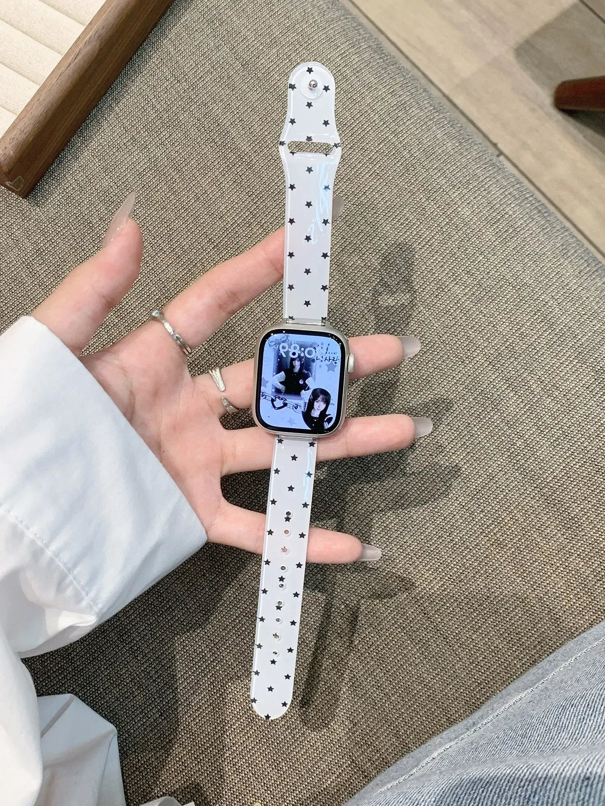 KissICON Popular glossy silicone strap For Apple Watch band women Strap Series 11/10/9/8/7/6/5/4 40mm 41mm 42mm 44mm 45mm 46mm