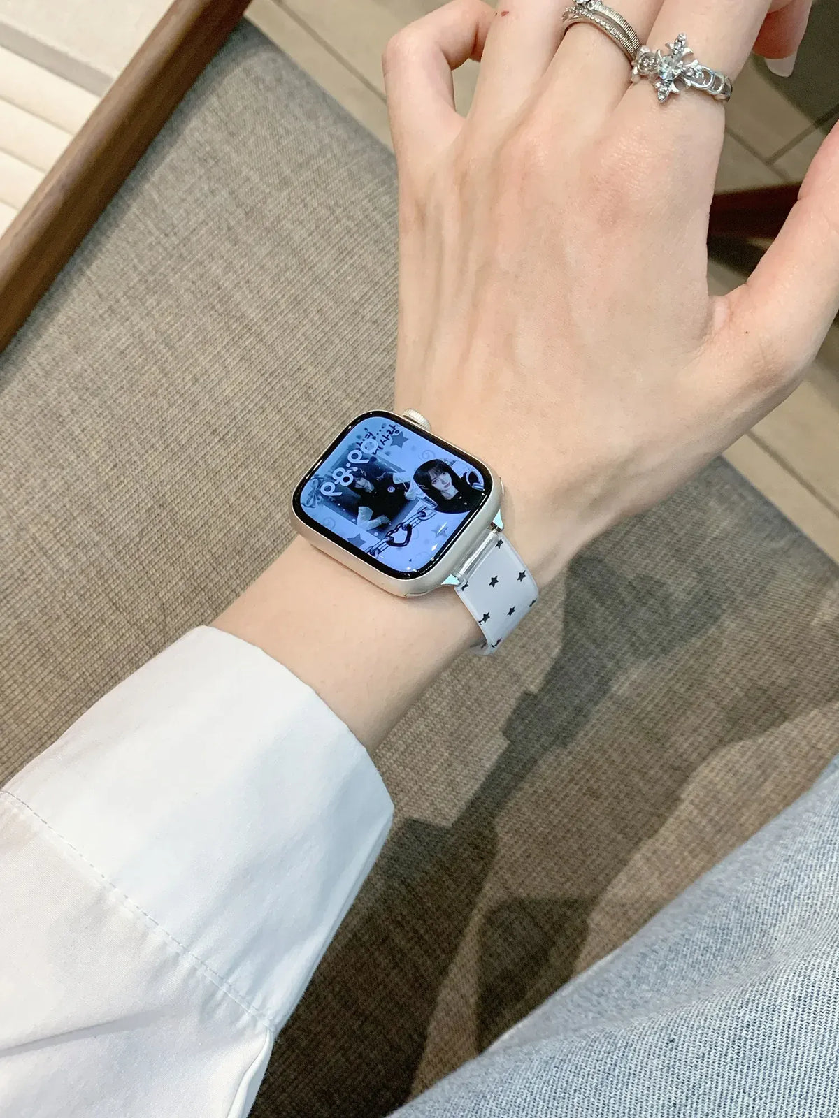 KissICON Popular glossy silicone strap For Apple Watch band women Strap Series 11/10/9/8/7/6/5/4 40mm 41mm 42mm 44mm 45mm 46mm