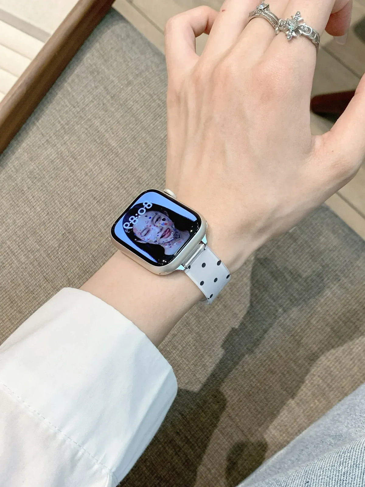 KissICON Popular glossy silicone strap For Apple Watch band women Strap Series 11/10/9/8/7/6/5/4 40mm 41mm 42mm 44mm 45mm 46mm