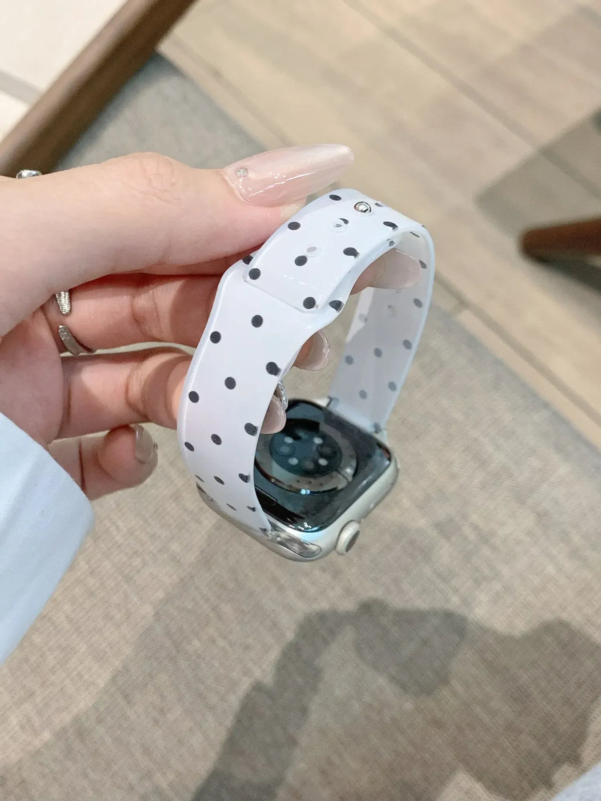 KissICON Popular glossy silicone strap For Apple Watch band women Strap Series 11/10/9/8/7/6/5/4 40mm 41mm 42mm 44mm 45mm 46mm