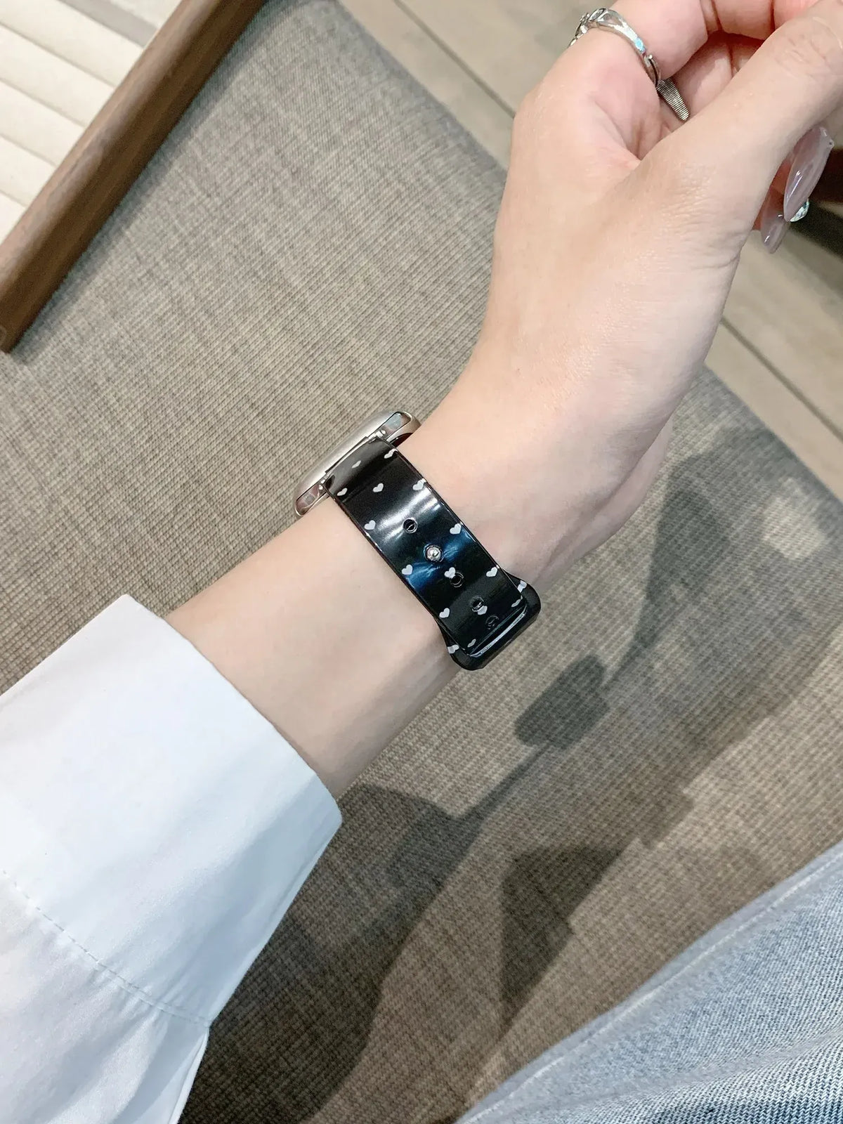 KissICON Popular glossy silicone strap For Apple Watch band women Strap Series 11/10/9/8/7/6/5/4 40mm 41mm 42mm 44mm 45mm 46mm