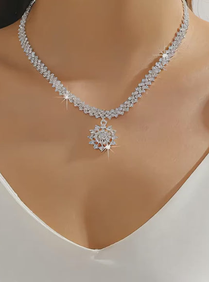 Sparkling Rhinestone Sunburst Pendant Necklace Elegant Luxury