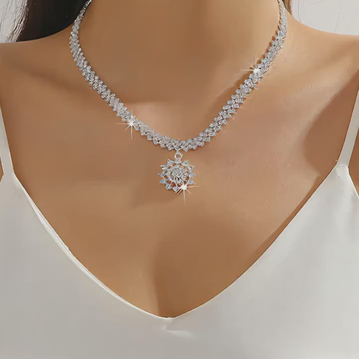 Sparkling Rhinestone Sunburst Pendant Necklace Elegant Luxury