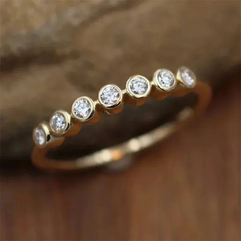 KissICON Q128 / 11 Huitan Wedding Band Eternity Rings Women Brilliant Round Zirconia Luxury Engagement Rings Thin Elegant Female Jewelry Drop Ship