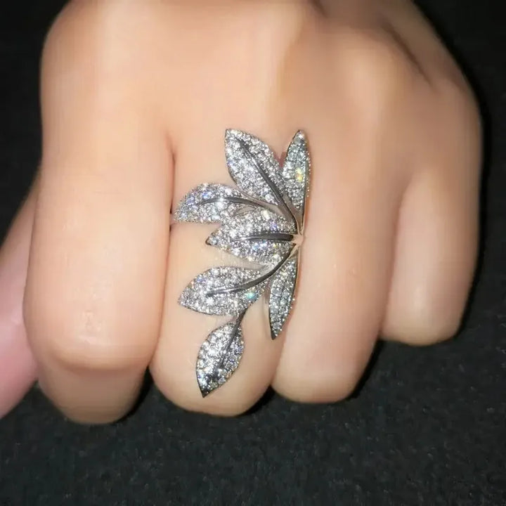 Kissicon Huitan Leaf Ring – Full Paved CZ