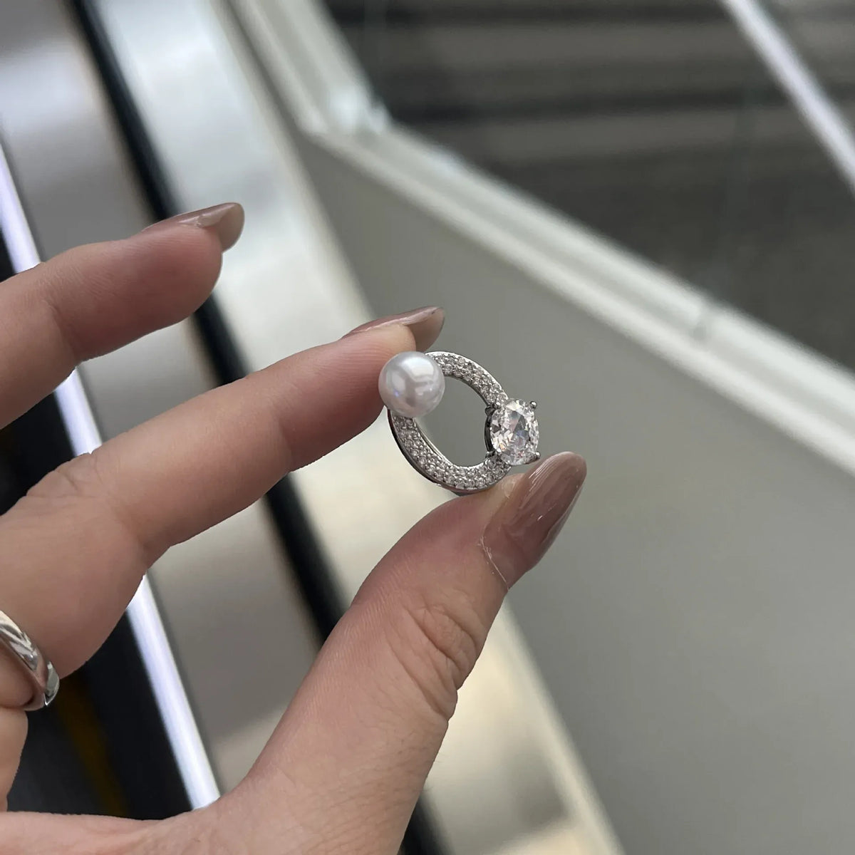 KissICON resizable / Style 2 Inlaid with diamonds pearls moon rings for women high-end fashion light luxury square rings choice banquet jewelry gifts