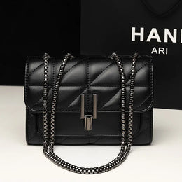 KissICON Rhombic black Rhombic Chain Small Fragrant Wind Messenger Shoulder