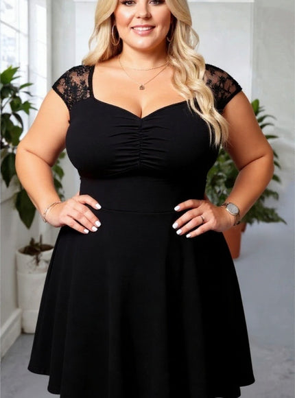 Plus Size Contrast Lace Ruched Dress – Sweetheart Neckline Elegant Party Style