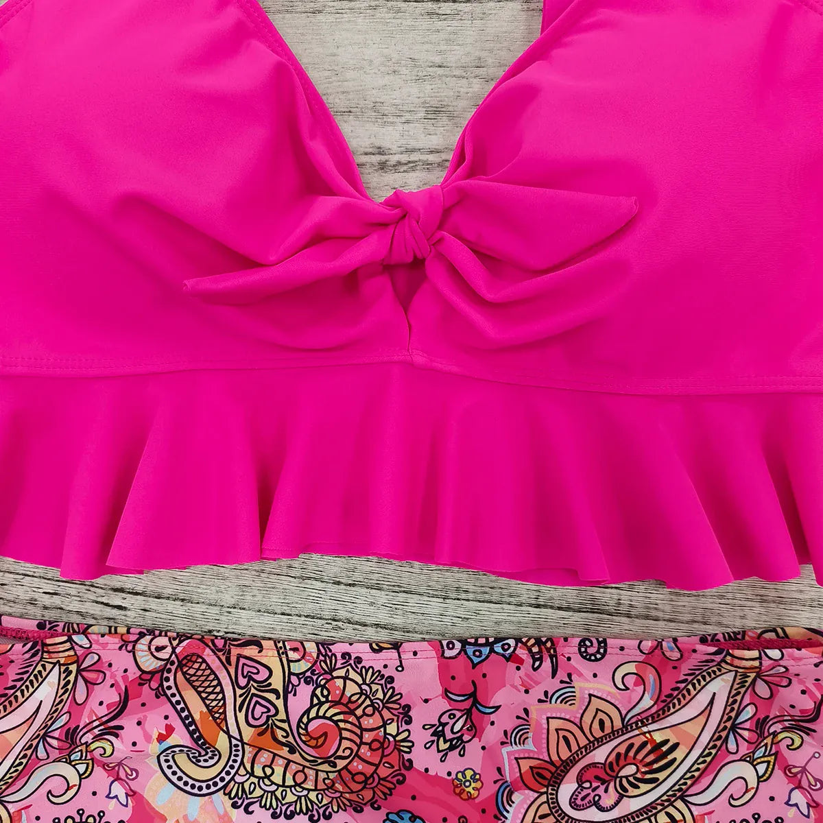 KissICON Seaural Curve V-Neck Ruffled Waist Bikini –