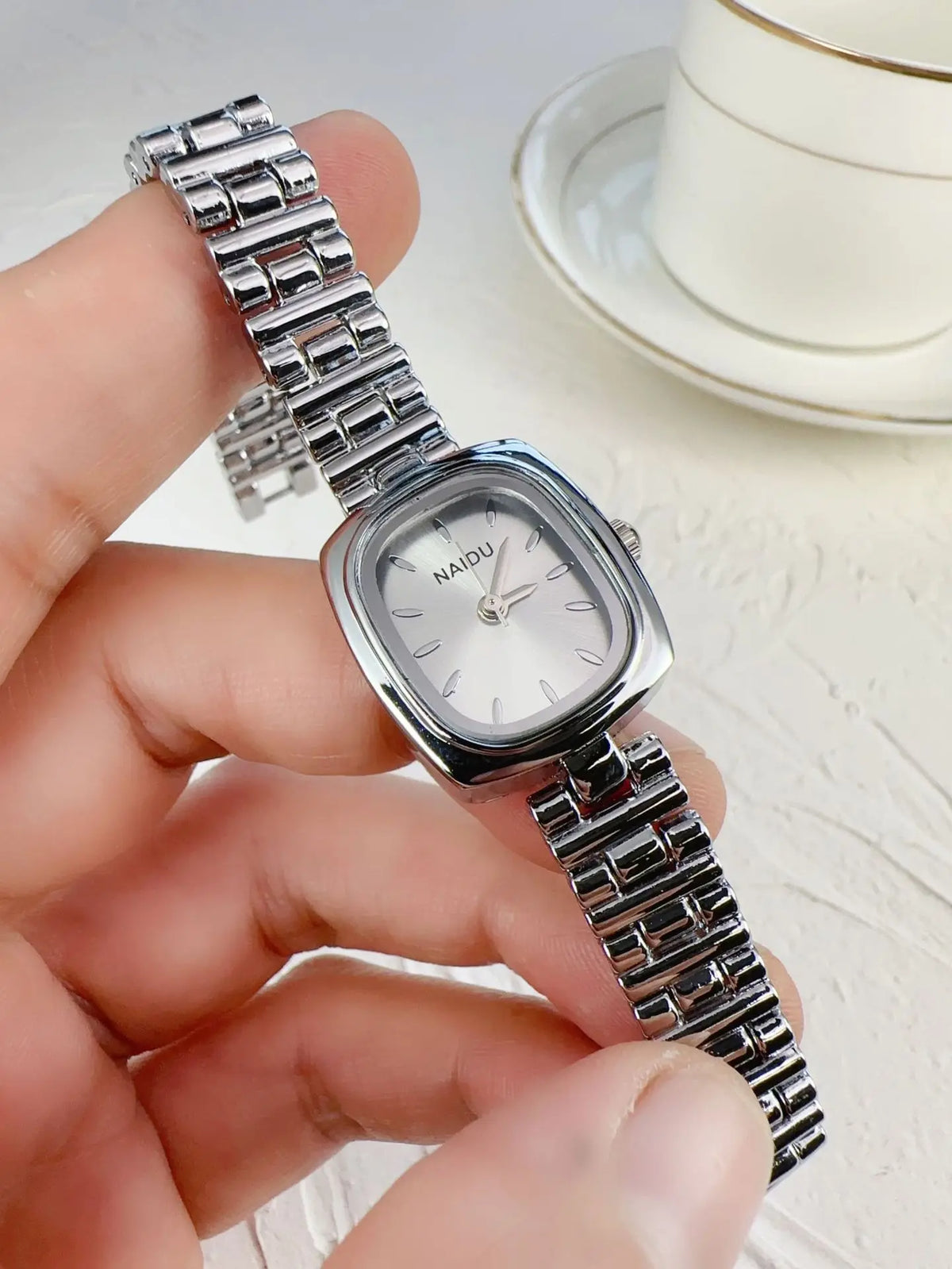 KissICON silver KissIcon New Women Watch Light Luxury Retro Style