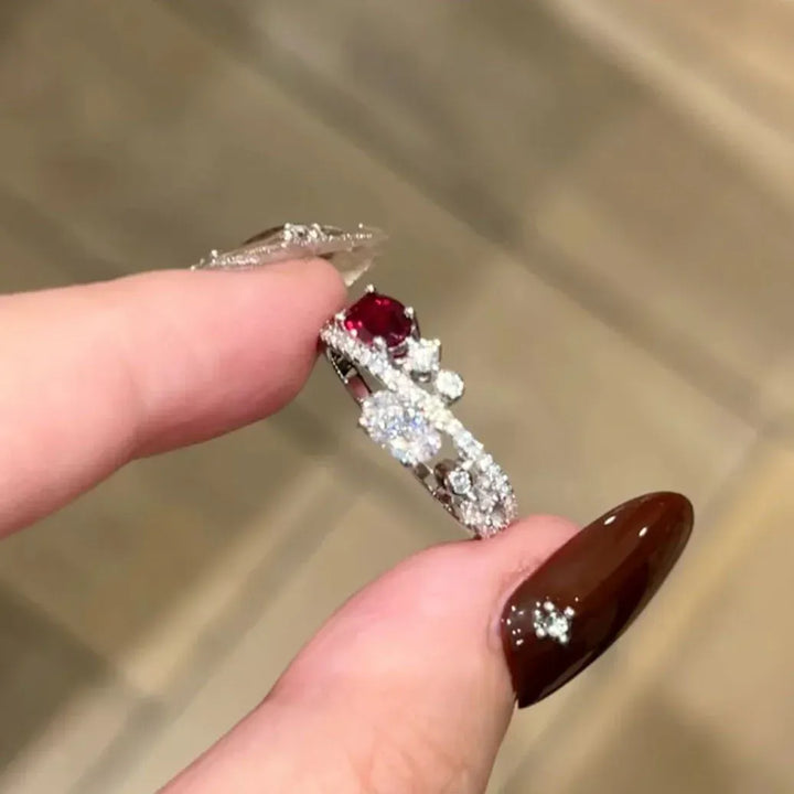 Classic Fresh Elegant Ring with Red Diamonds Unique Light Luxury Interlocking Design Rings for Women Party Jewelry Gifts