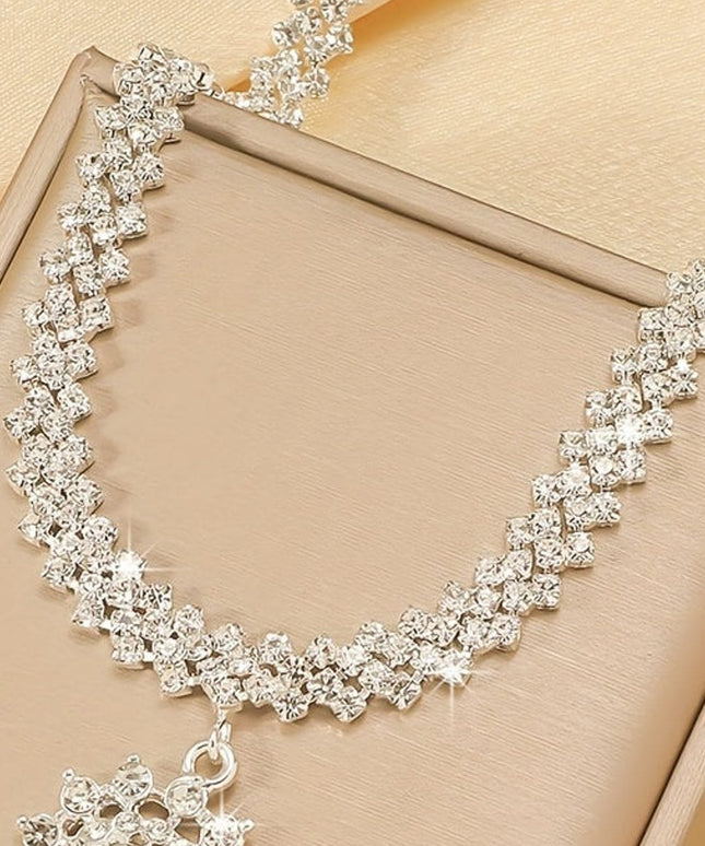 jkthpu-45 Silvery Sparkling Rhinestone Sunburst Pendant Necklace - Elegant