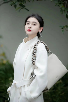 KissICON Small Handbag – Elegant Shoulder Woven