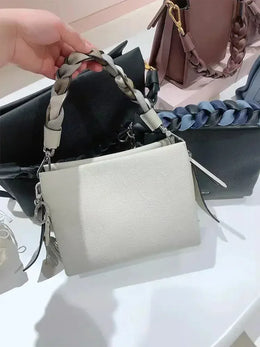 KissICON Small Handbag – Elegant Shoulder Woven