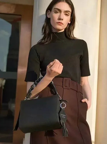 KissICON Small Handbag – Elegant Shoulder Woven