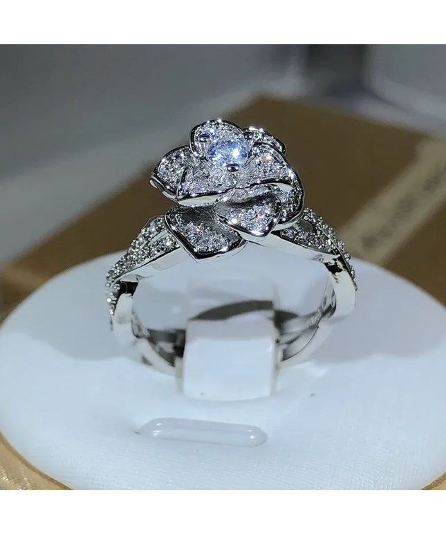 Dropshipman Sterling Silver Intertwined Rose Ring with White Zircon