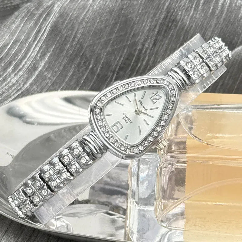 KissICON Stylish Snake Bracelet Watch, Creative niche Simple Snake Head Diamond Quartz Watch