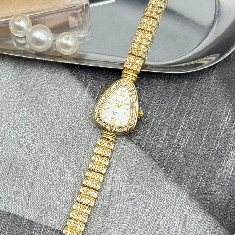 KissICON Stylish Snake Bracelet Watch, Creative niche Simple Snake Head Diamond Quartz Watch