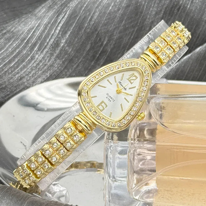 KissICON Stylish Snake Bracelet Watch, Creative niche Simple Snake Head Diamond Quartz Watch