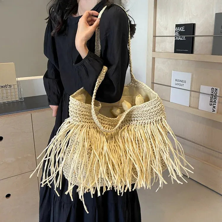 KissICON Tassel Hand-woven Holiday Shoulder Bag