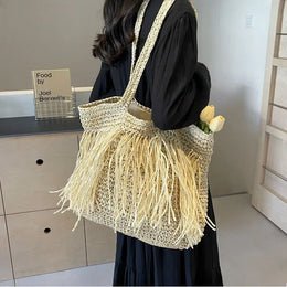 KissICON Tassel Hand-woven Holiday Shoulder Bag