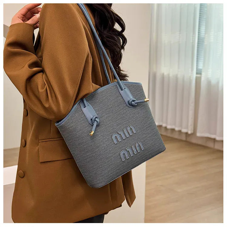 KissICON Textured Handbag – Purse