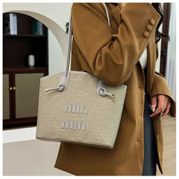 KissICON Textured Handbag – Purse