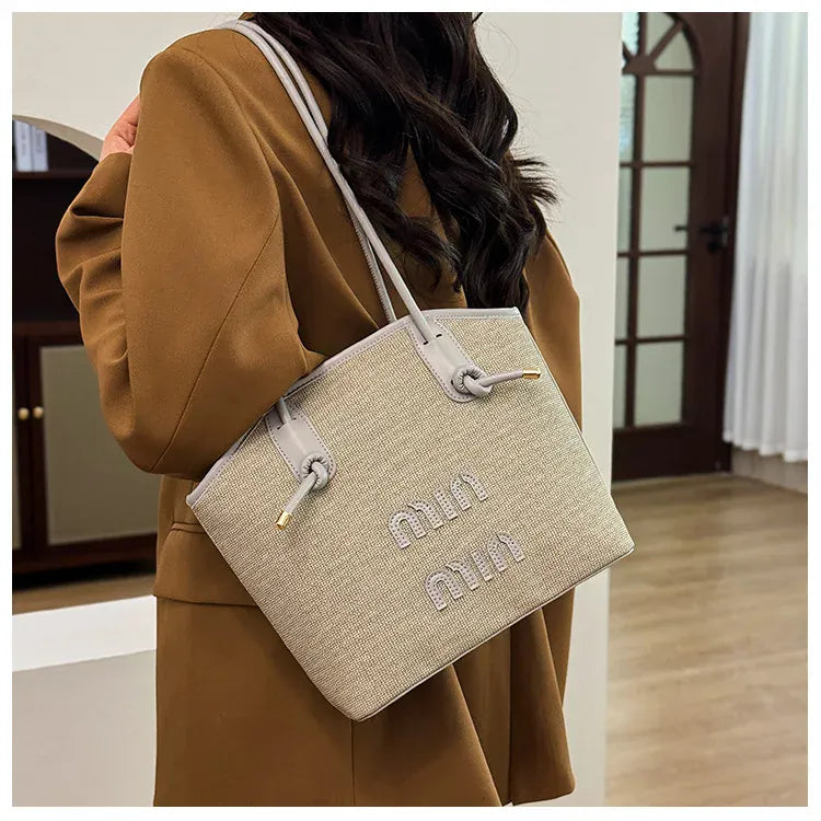 KissICON Textured Handbag – Purse