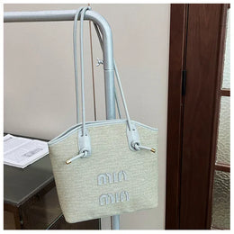 KissICON Textured Handbag – Purse