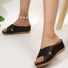 KissICON Thick Sole Non Slip Beach Slippers Women Cross