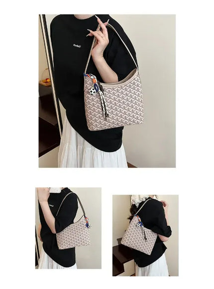 KissICON Tote – Puffed Goose Teeth