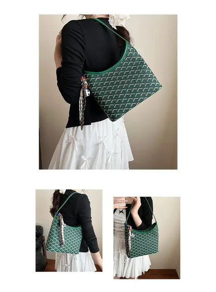 KissICON Tote – Puffed Goose Teeth