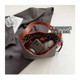 KissICON Tote – Puffed Goose Teeth