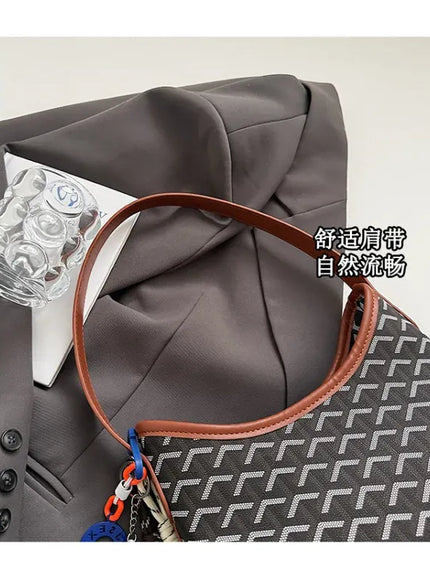 KissICON Tote – Puffed Goose Teeth