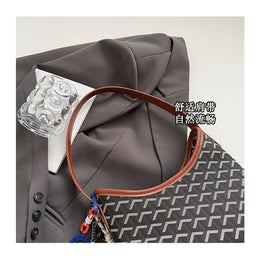 KissICON Tote – Puffed Goose Teeth